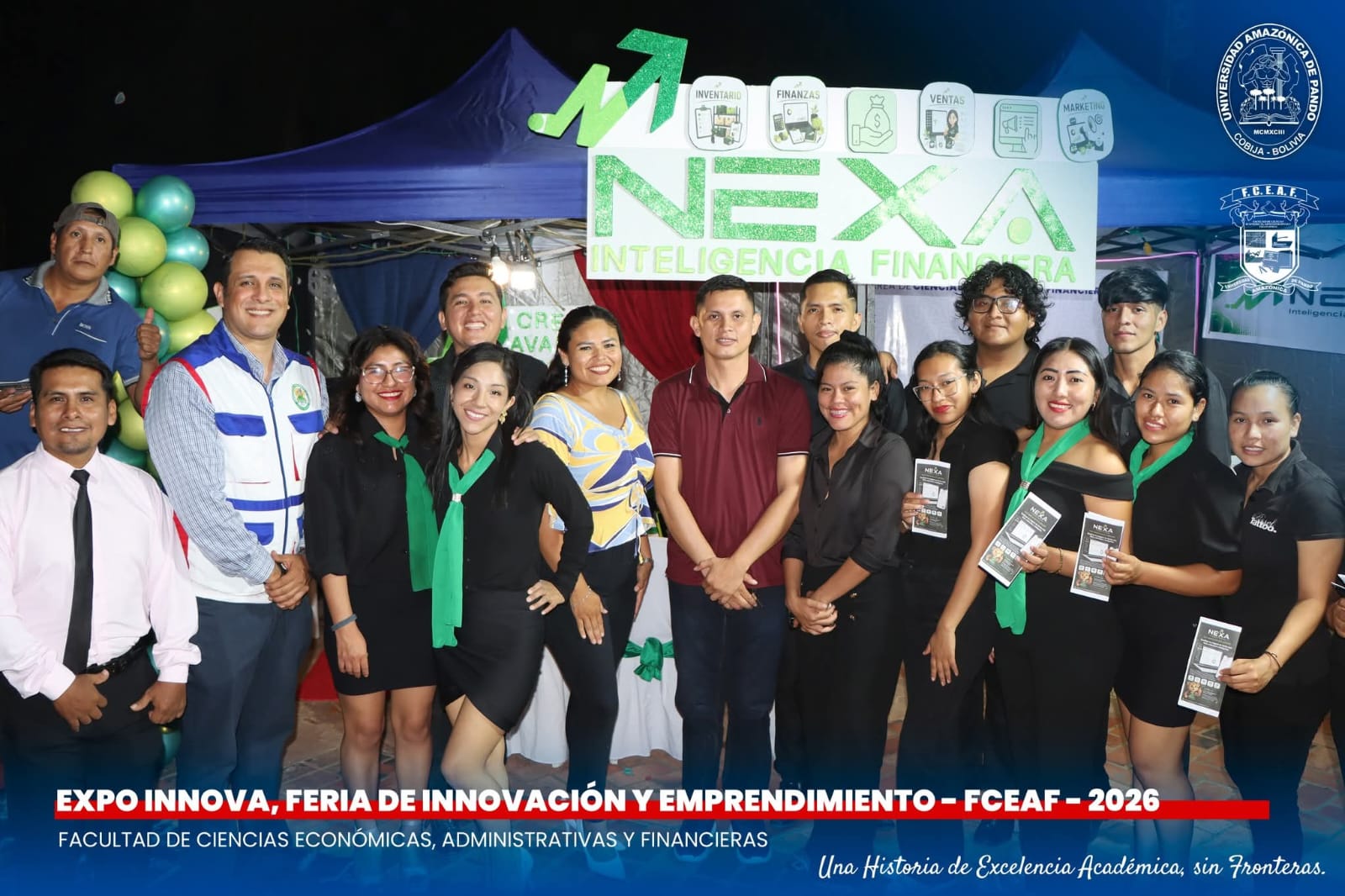 Equipo de estudiantes y docentes en su stand de la Expo Innova 2026